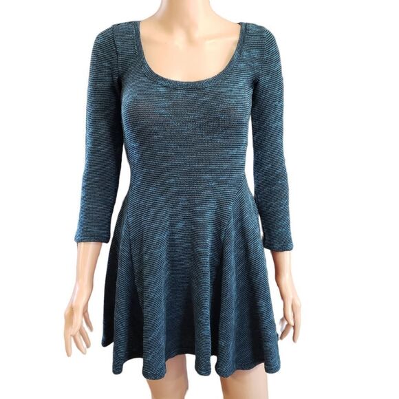 American Eagle Outfitters 3/4 Sleeve Knit Fit & Flare Dress Sz XS - Picture 3 of 15